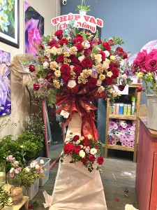 KỆ HOA CHÚC MỪNG