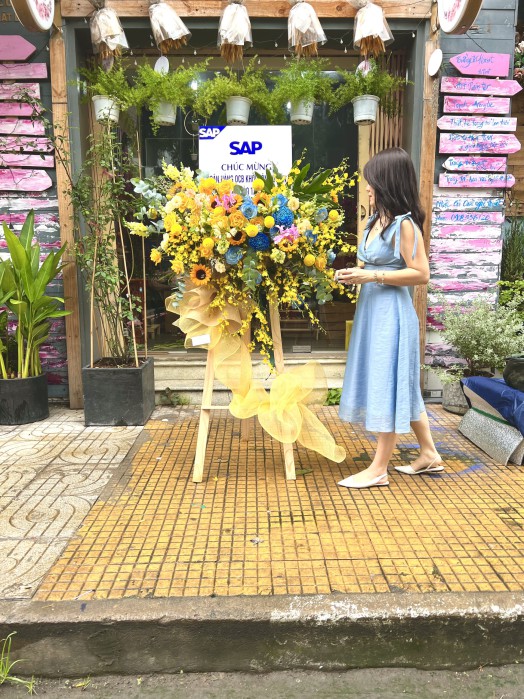 KỆ HOA CHÚC MỪNG